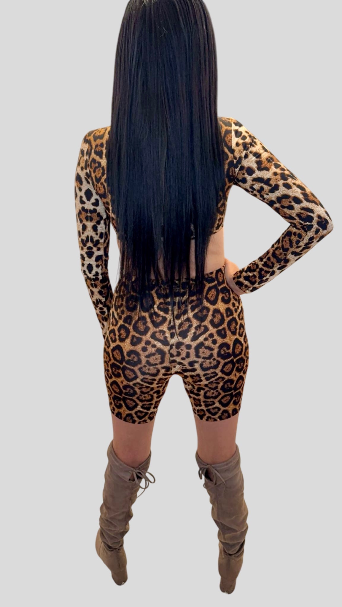 WOMEN'S LONG SLEEVE CROP TOP & ELASTIC WAIST SHORTS ANIMAL PRINT 2PC SET